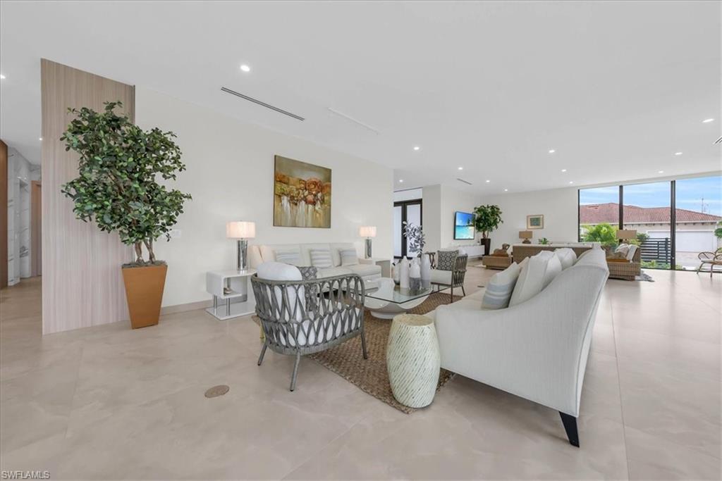 MARCO BEACH - Residential