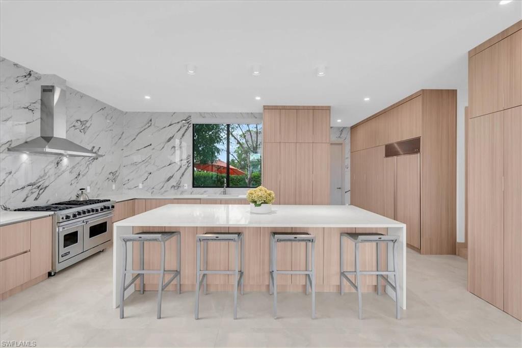 MARCO BEACH - Residential