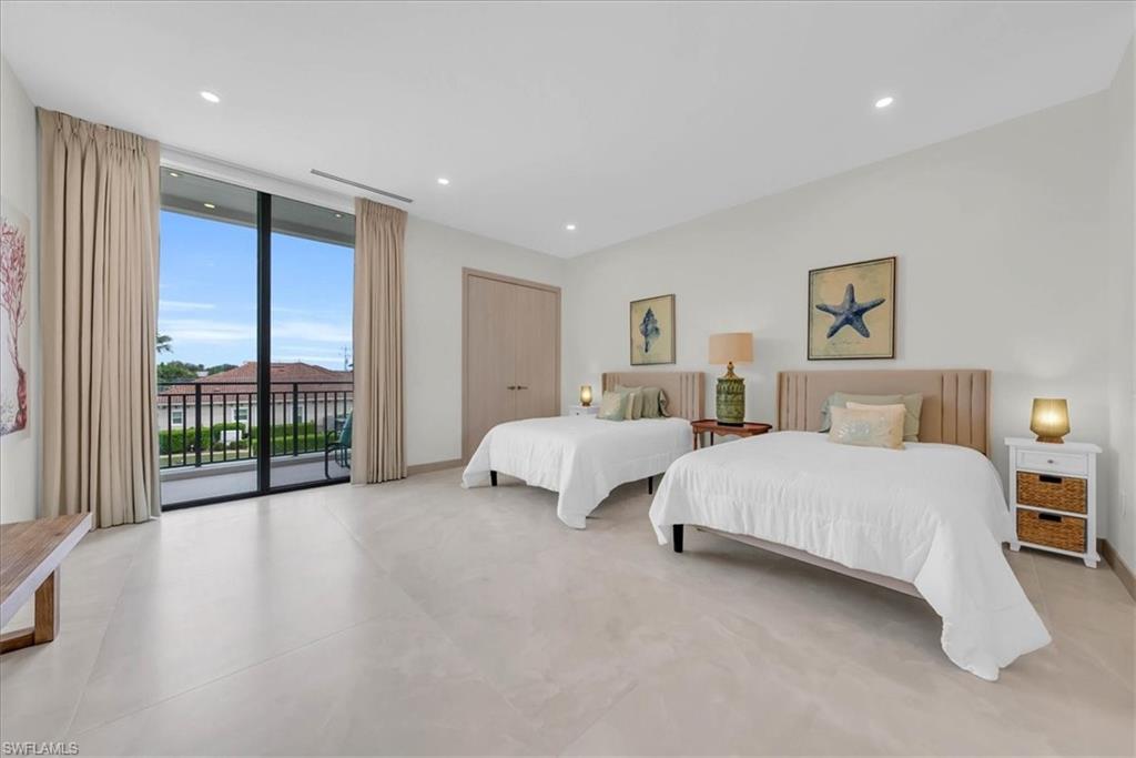 MARCO BEACH - Residential