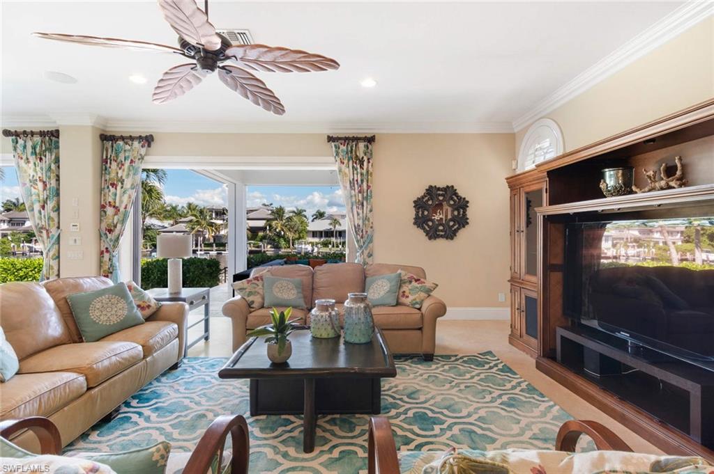 AQUALANE SHORES - Residential