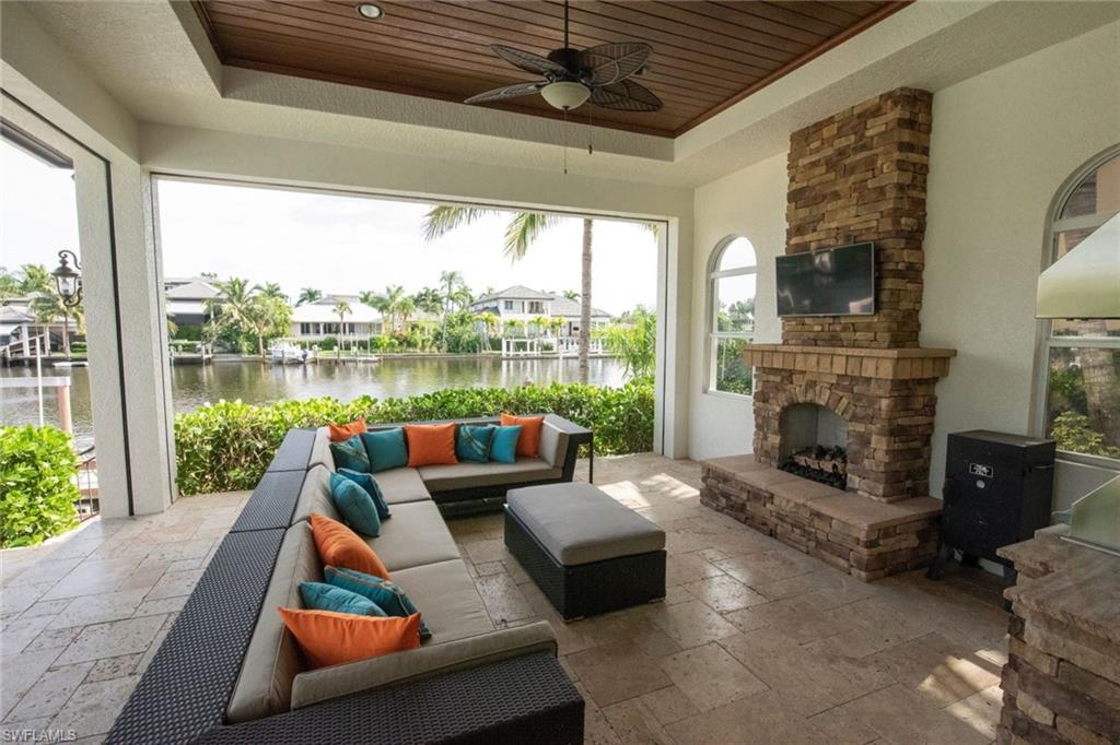 AQUALANE SHORES - Residential