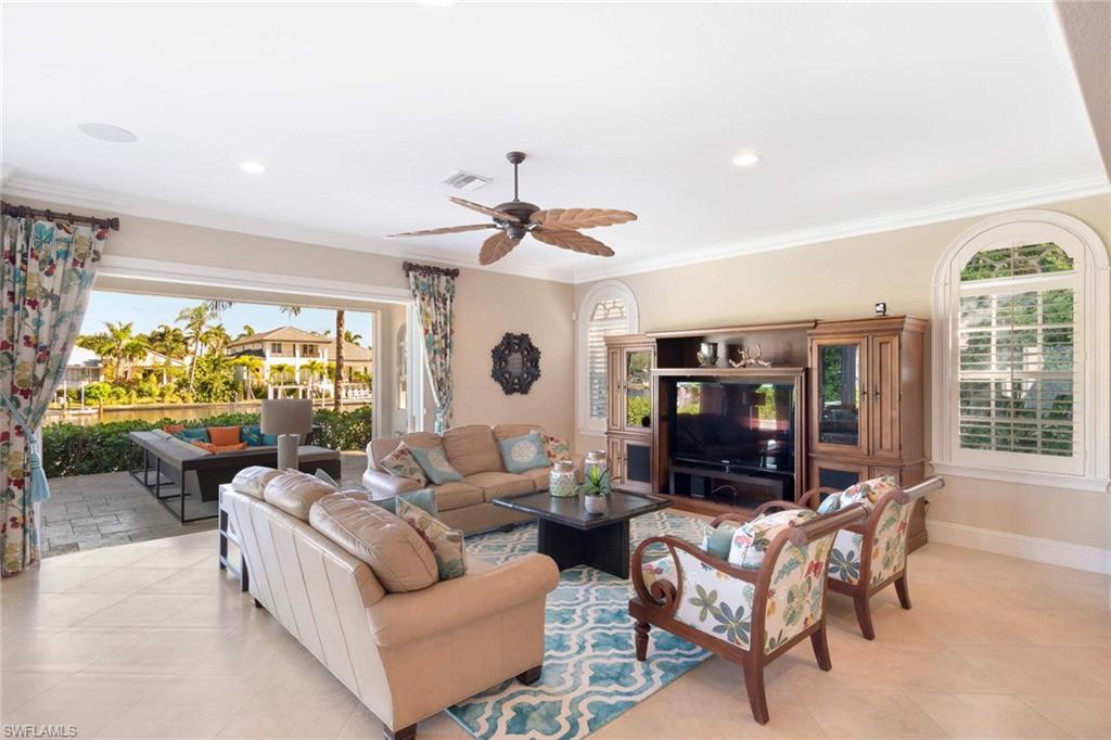 AQUALANE SHORES - Residential