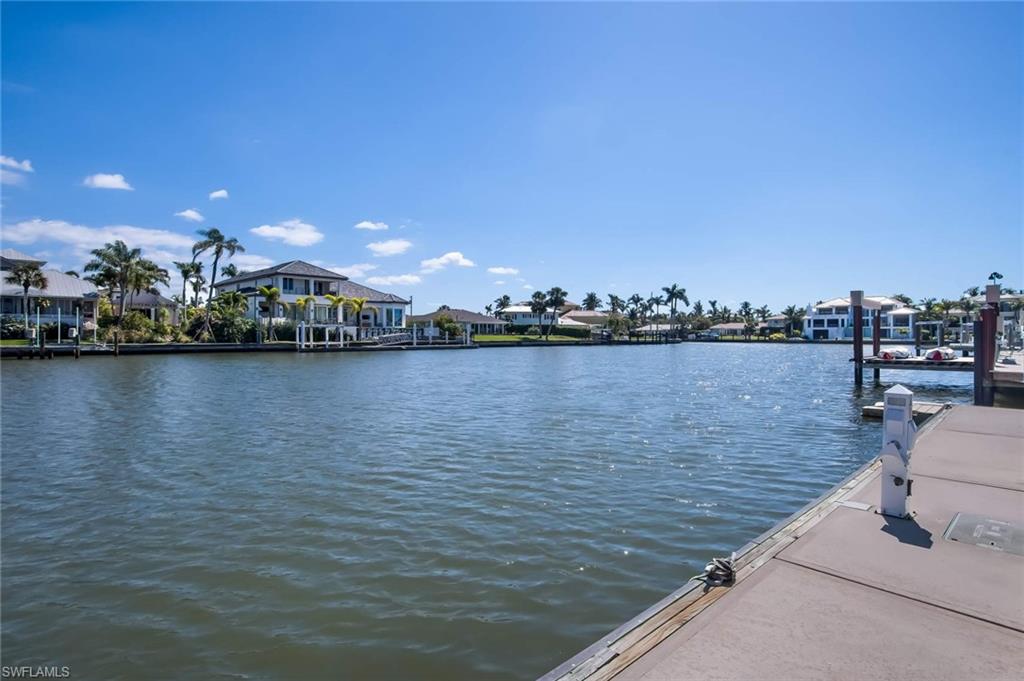 AQUALANE SHORES - Residential