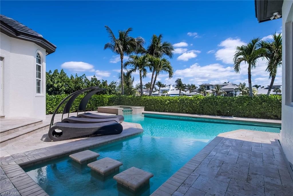 AQUALANE SHORES - Residential