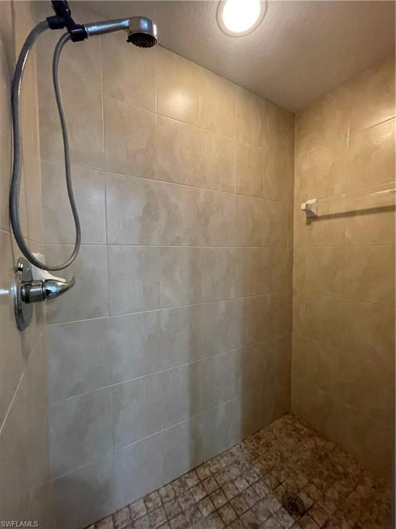 THE COVE AT SIX MILE - Residential Lease