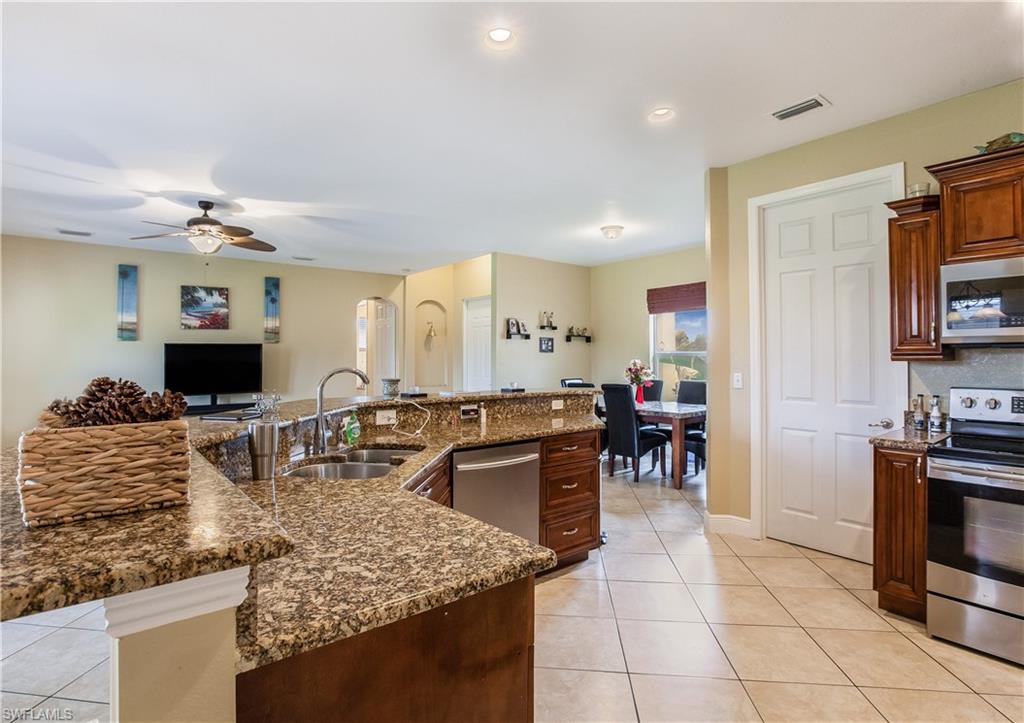 GATOR CIRCLE - Residential