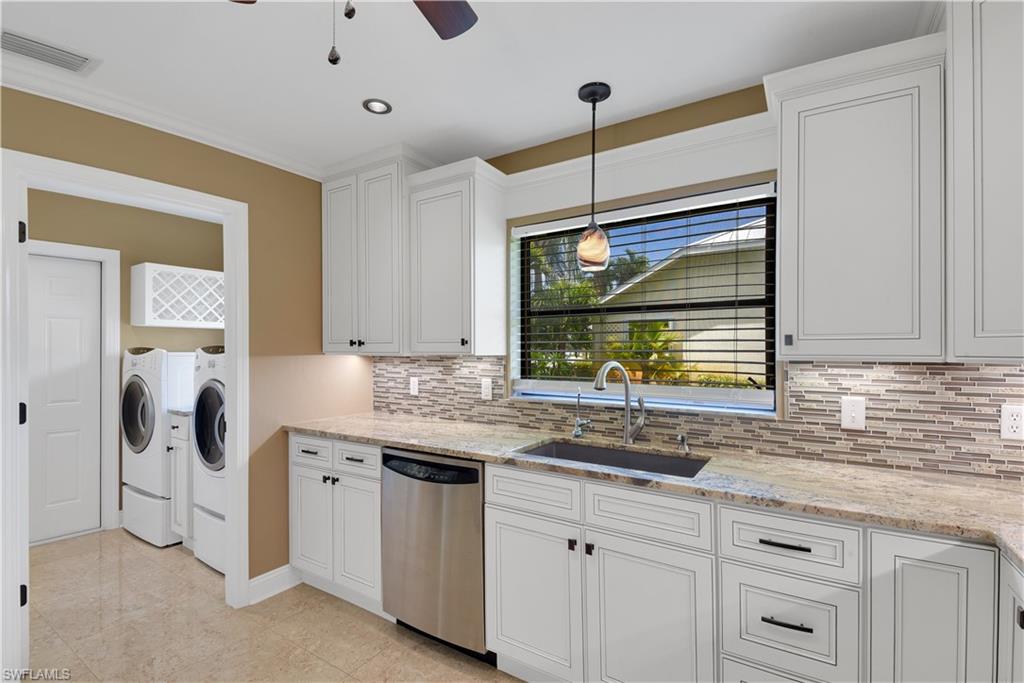 SAN CARLOS PARK - Residential