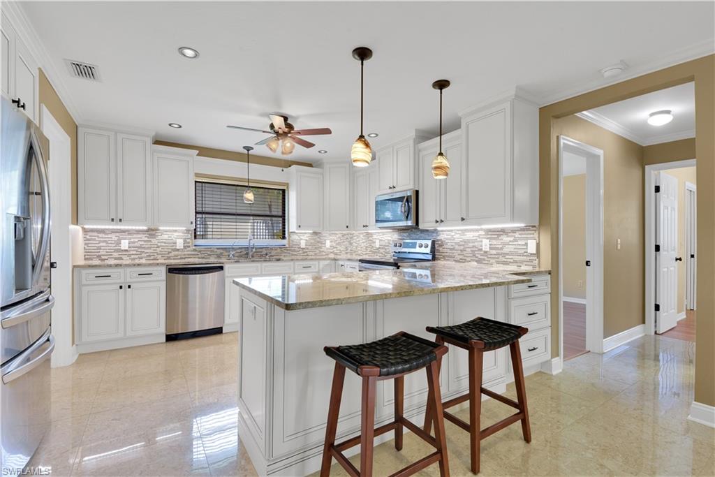 SAN CARLOS PARK - Residential