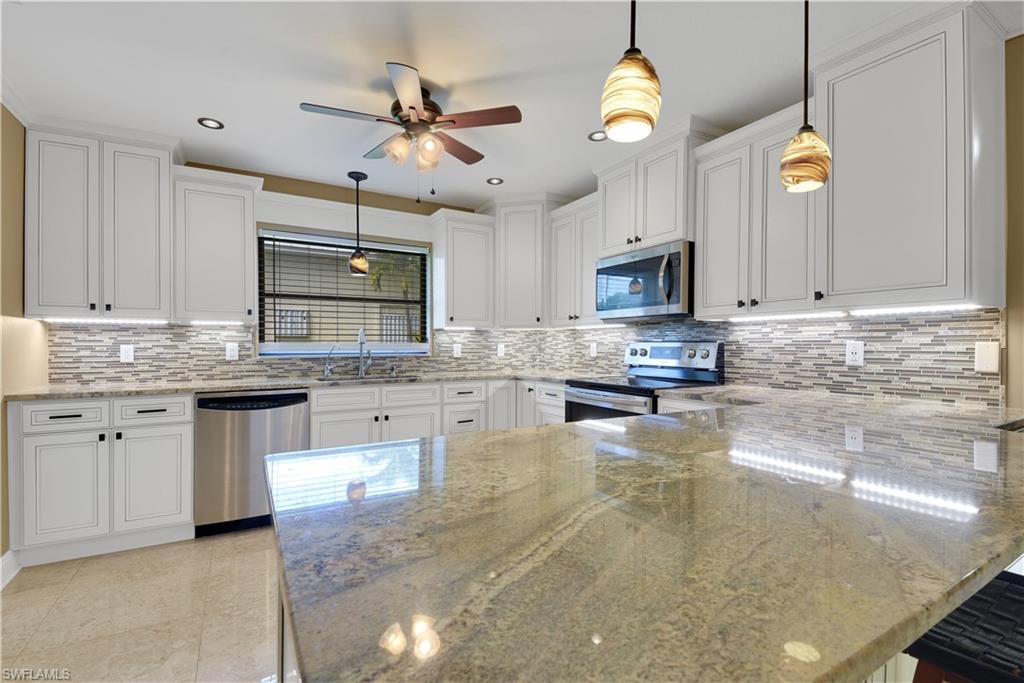 SAN CARLOS PARK - Residential