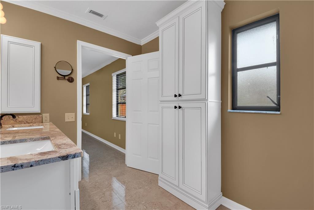 SAN CARLOS PARK - Residential