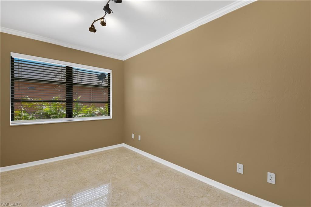 SAN CARLOS PARK - Residential