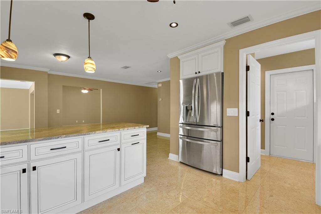 SAN CARLOS PARK - Residential