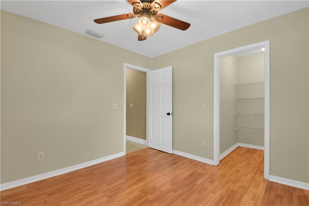 SAN CARLOS PARK - Residential