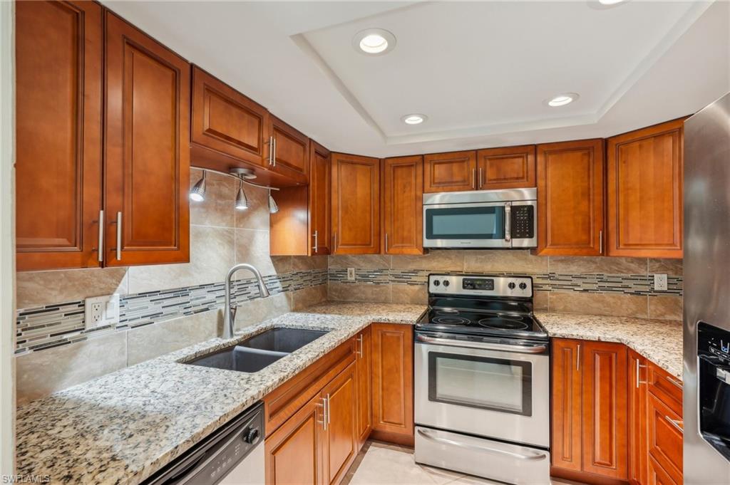CYPRESS LAKE ESTATES - Residential