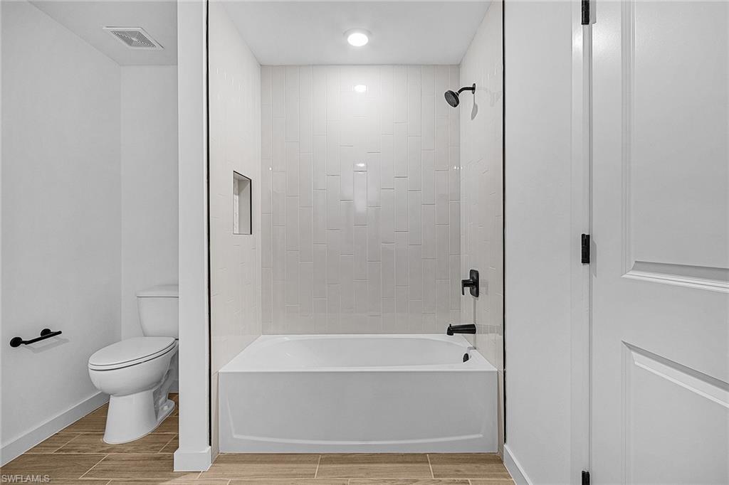 MIRROR LAKES - Residential