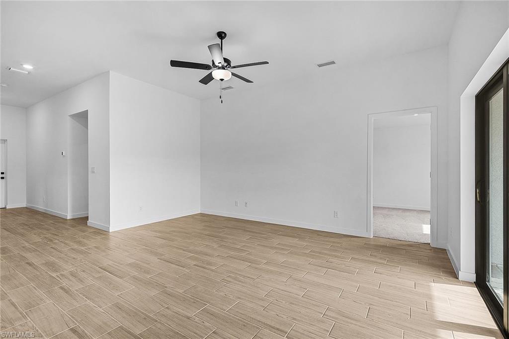 MIRROR LAKES - Residential