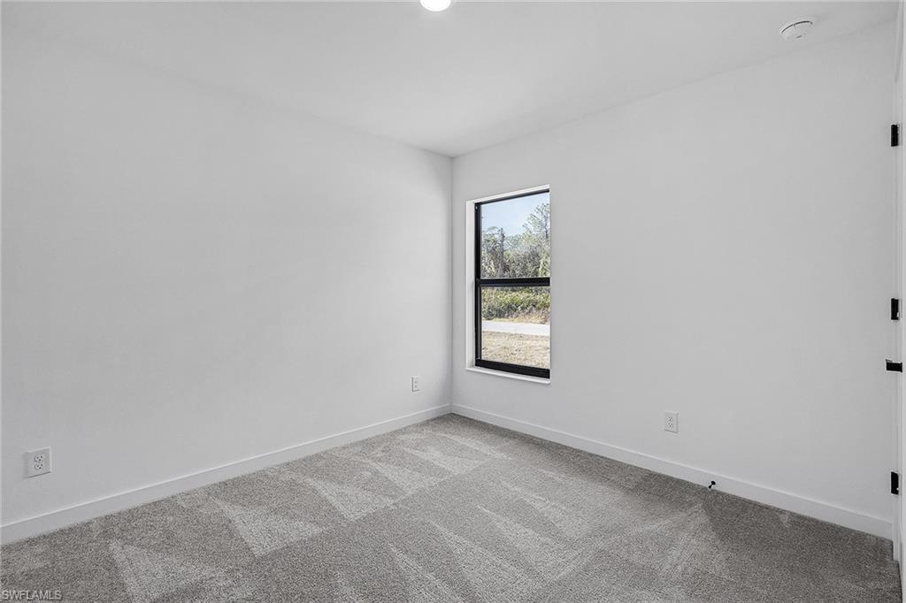 MIRROR LAKES - Residential