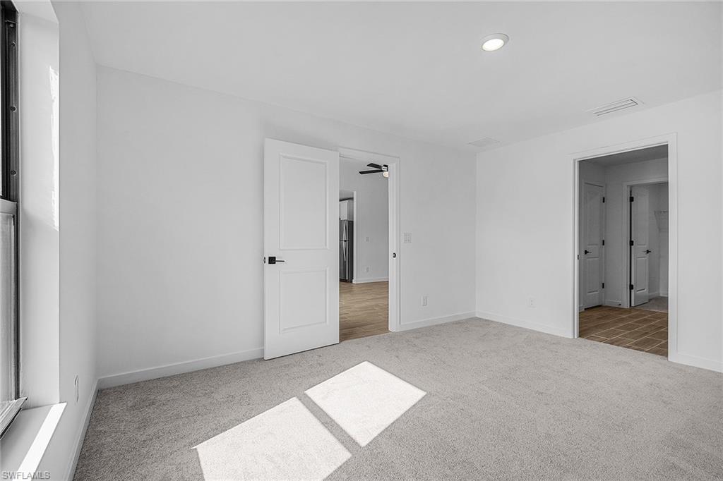 MIRROR LAKES - Residential