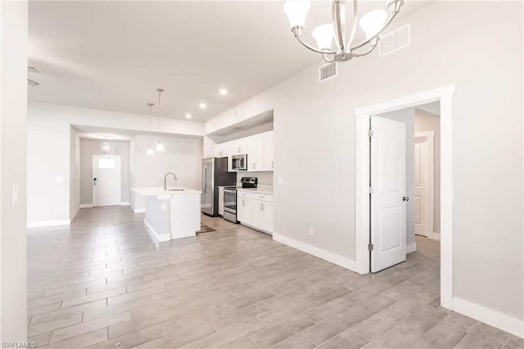 PORT CHARLOTTE - Residential Lease