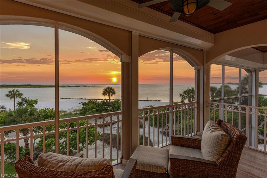 ROYAL MARCO POINT - Residential