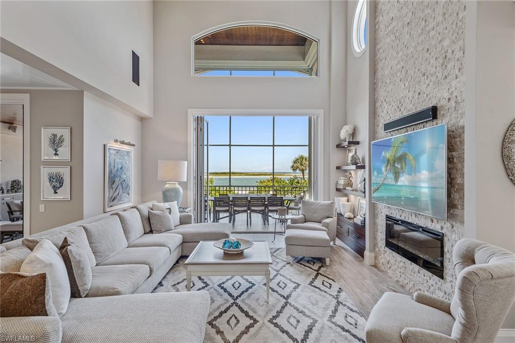1000 Royal Marco WAY 5