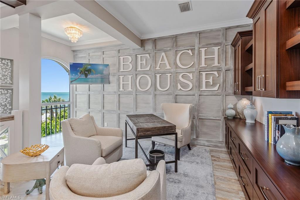 ROYAL MARCO POINT - Residential