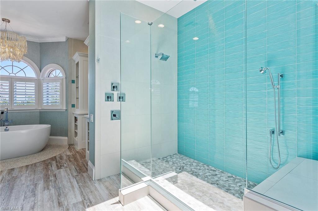 ROYAL MARCO POINT - Residential