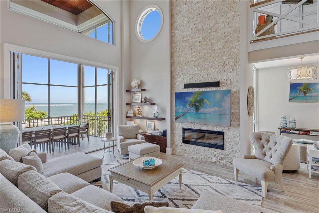 ROYAL MARCO POINT - Residential