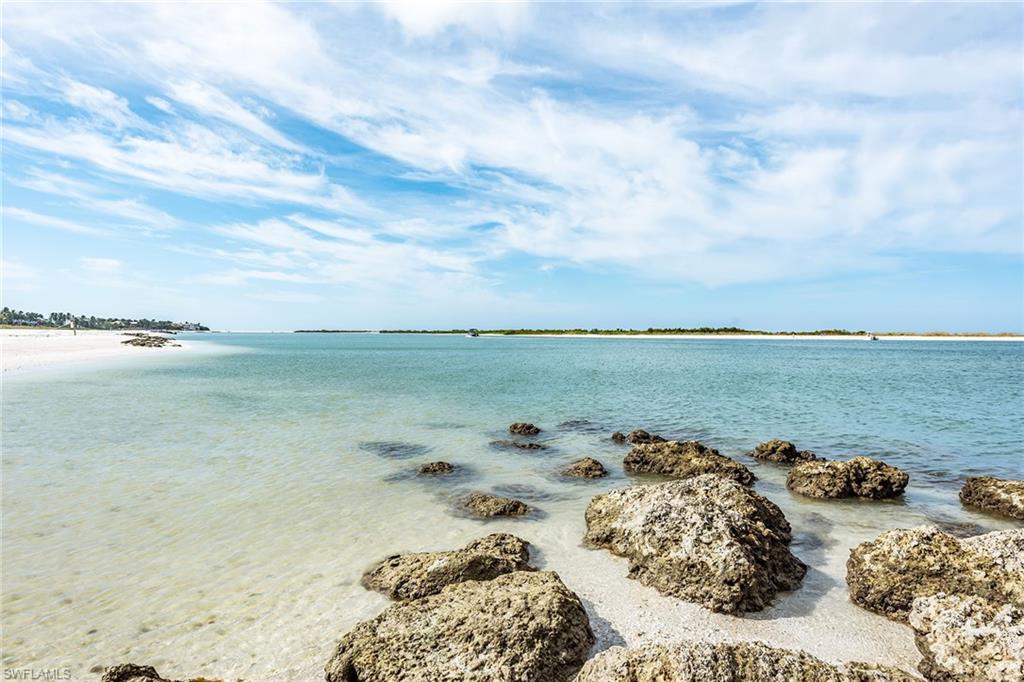 ROYAL MARCO POINT - Residential