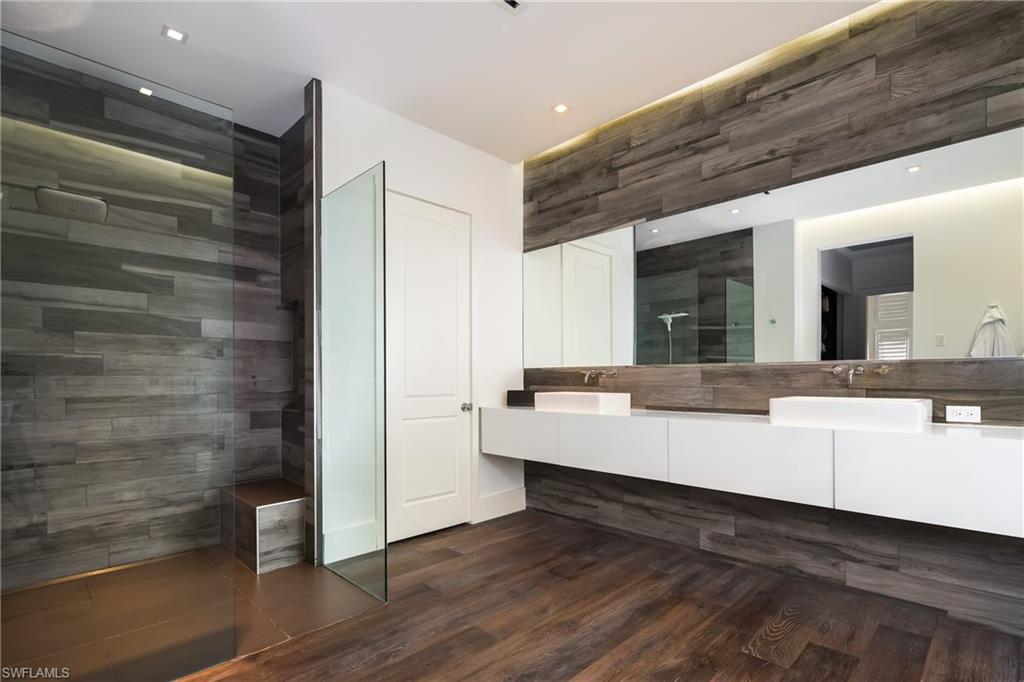 GOLDEN SHORES - Residential