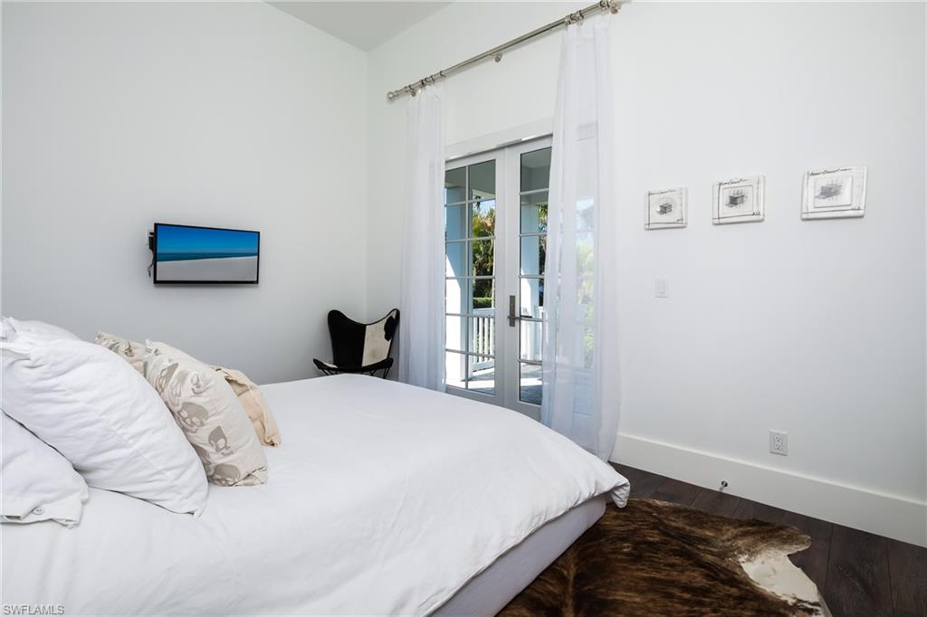 GOLDEN SHORES - Residential