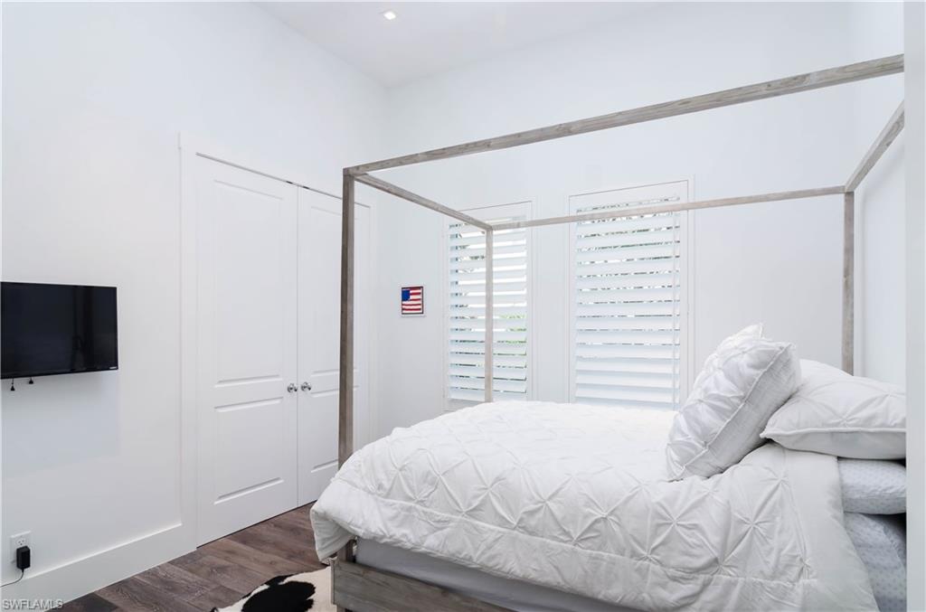 GOLDEN SHORES - Residential