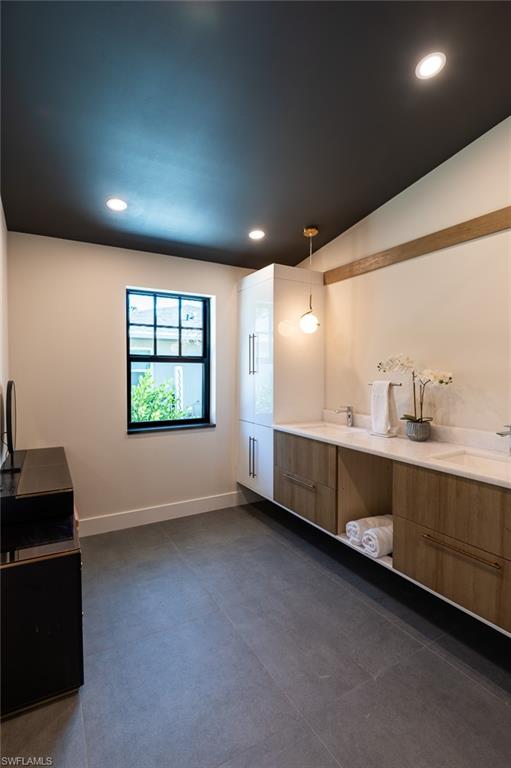 BURTWOOD - Residential