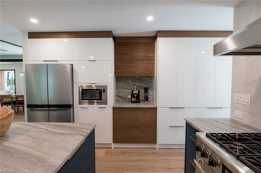 BURTWOOD - Residential