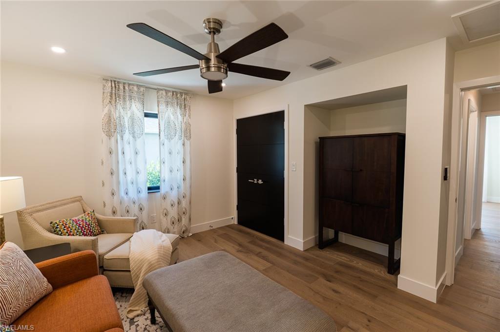 BURTWOOD - Residential