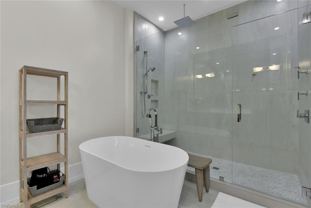 OLDE NAPLES - Residential Lease