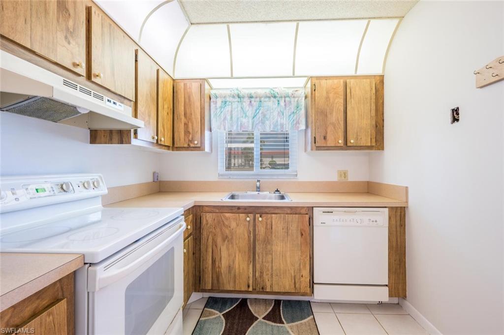 FAIRWAYS AT PAR TWO - Residential