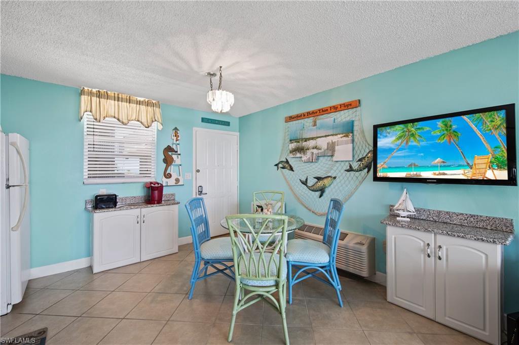 BEACH AND TENNIS CLUB - Residential