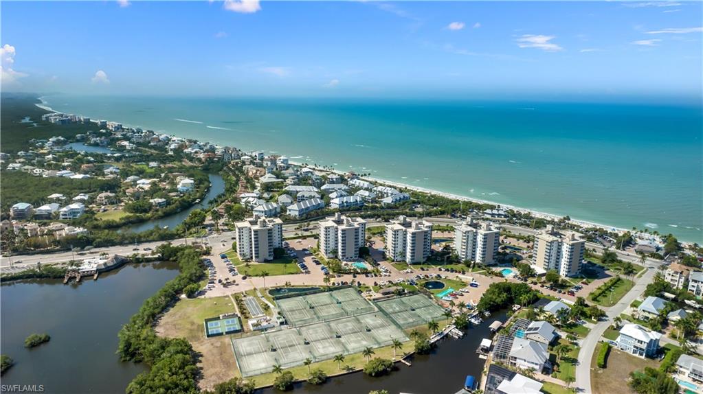 BEACH AND TENNIS CLUB - Residential