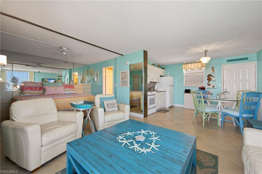 BEACH AND TENNIS CLUB - Residential