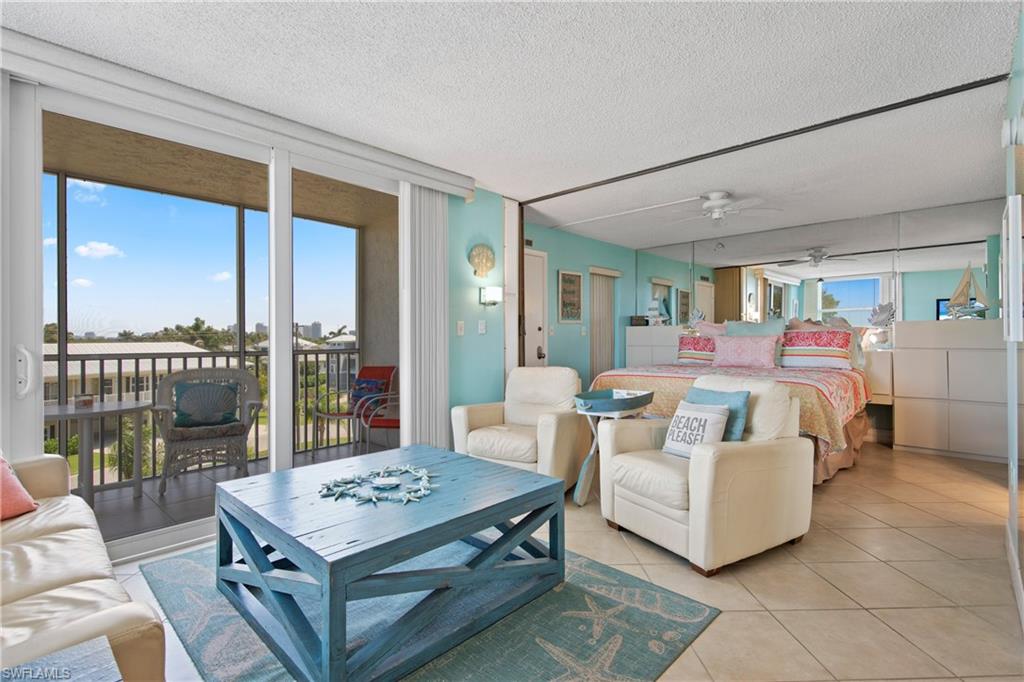 BEACH AND TENNIS CLUB - Residential