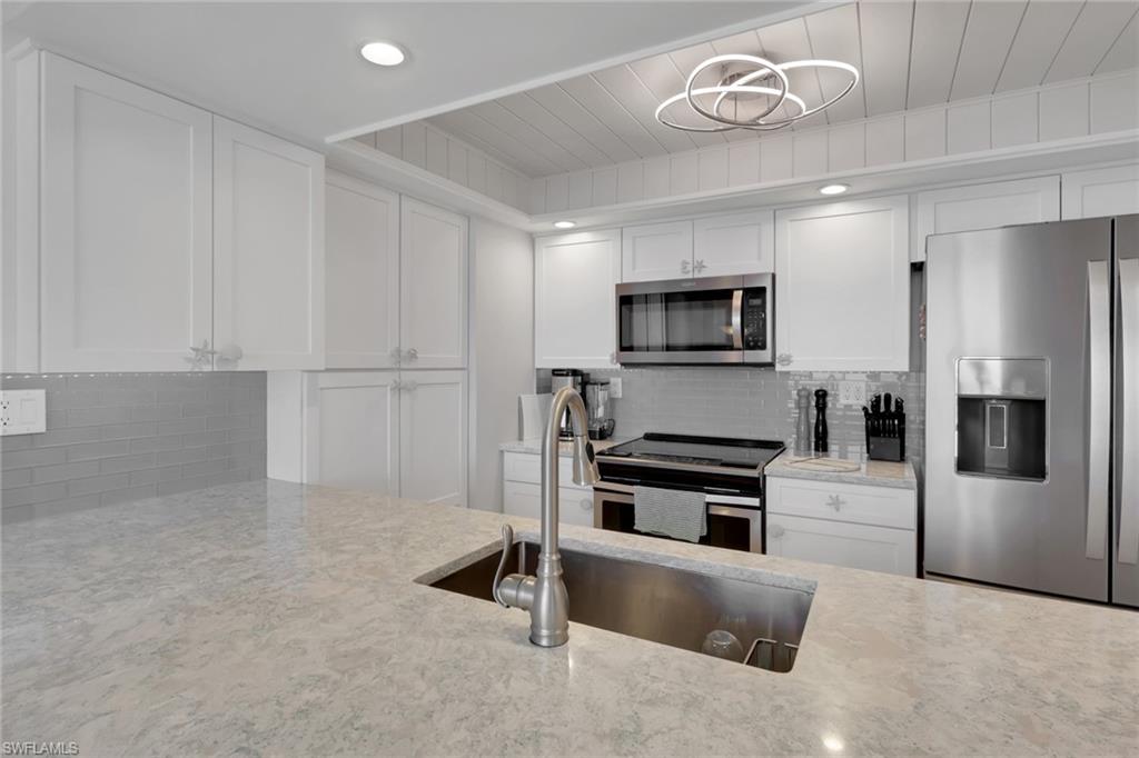 BAYSHORES - Residential Lease