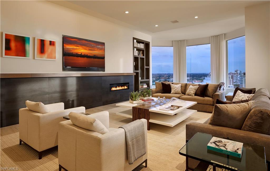 SEASONS AT NAPLES CAY - Residential