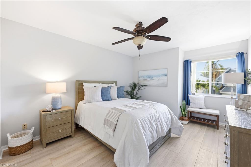 LAKESIDE CARRIAGE HOMES - Residential