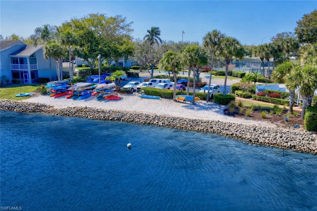 LAKESIDE CARRIAGE HOMES - Residential