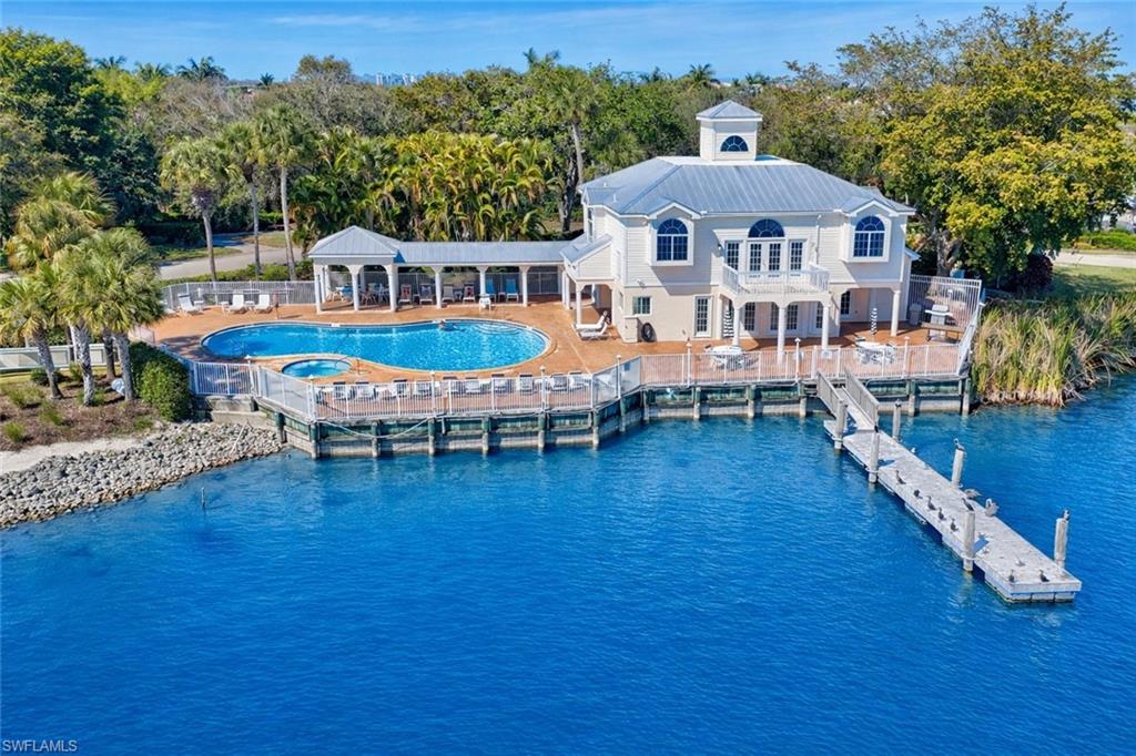 LAKESIDE CARRIAGE HOMES - Residential