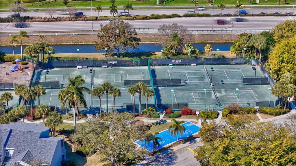 LAKESIDE CARRIAGE HOMES - Residential