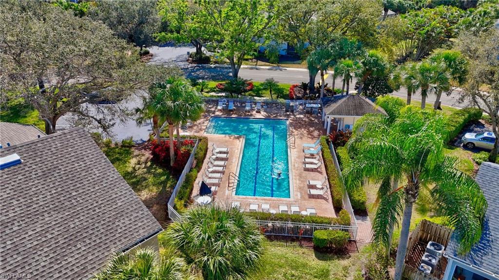 LAKESIDE CARRIAGE HOMES - Residential