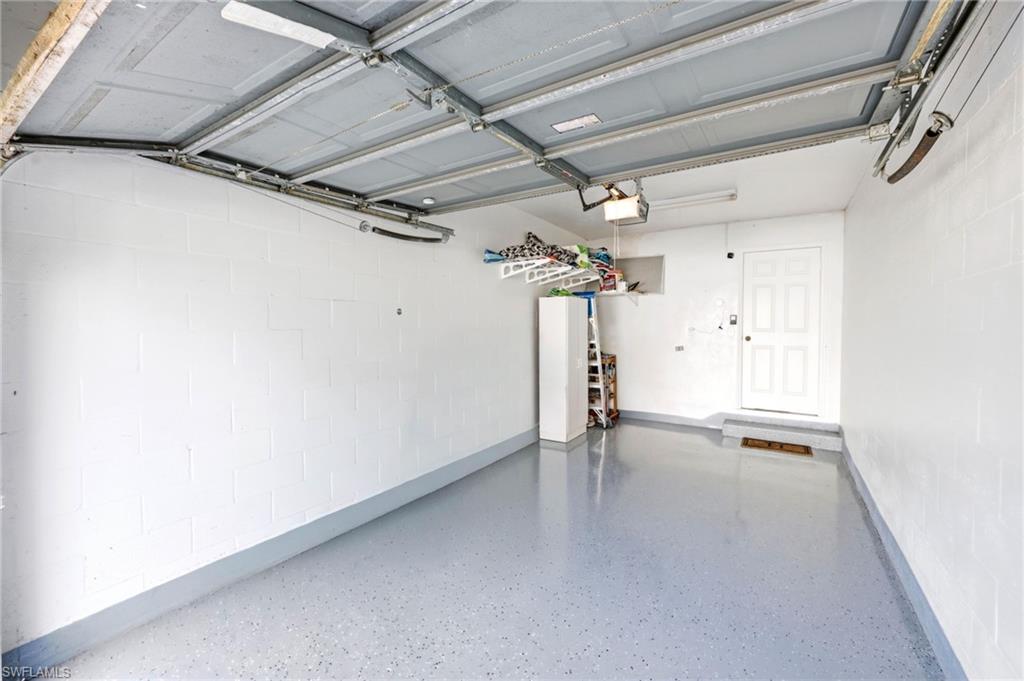 LAKESIDE CARRIAGE HOMES - Residential