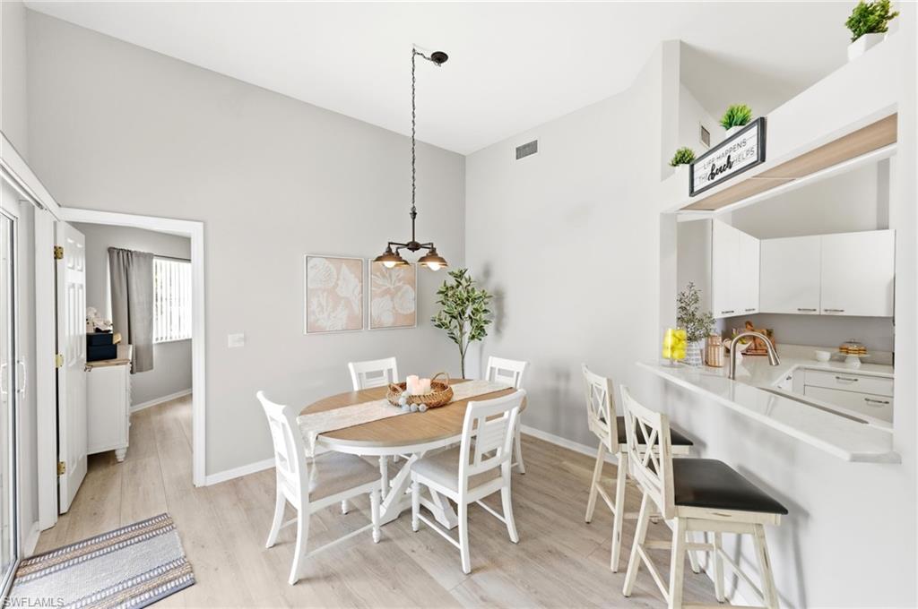 LAKESIDE CARRIAGE HOMES - Residential